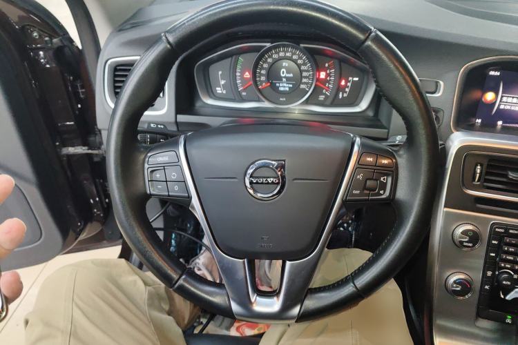 Used Volvo S60 2018 S60L T3 Smart Progress Edition Steering Wheel