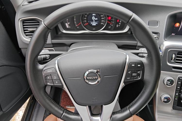 Used Volvo S60 2018 S60L T3 Smart Progress Edition Steering Wheel