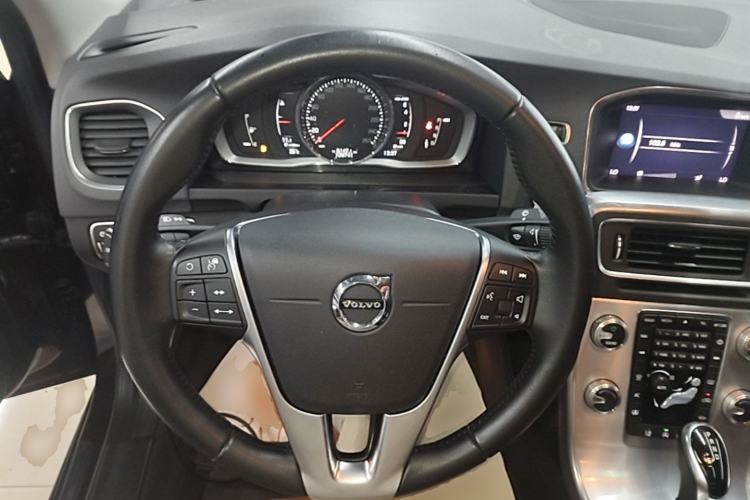 Used Volvo S60 2018 S60L T5 Intelligent Drive Progressive Edition Steering Wheel