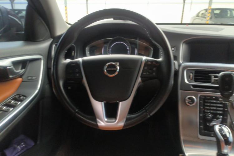 Used Volvo S60 2018 S60L T4 Smart & Ambitious Edition Steering Wheel