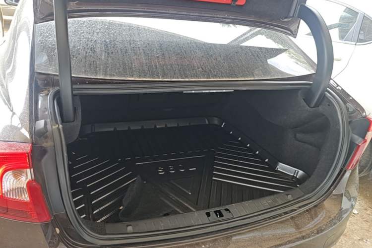 Used Volvo S60 2018 S60L T4 Zhiyuan Edition Trunk
