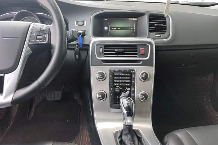 Used Volvo S60 2018 S60L T4 Zhiyuan Edition Audio And AC Panel
