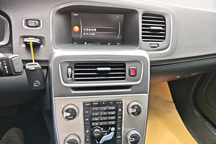 Used Volvo S60 2018 S60L T4 Smart & Ambitious Edition Audio And AC Panel