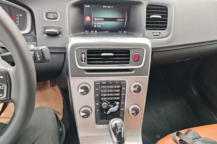 Used Volvo S60 2018 S60L T4 Zhiyuan Edition Audio And AC Panel