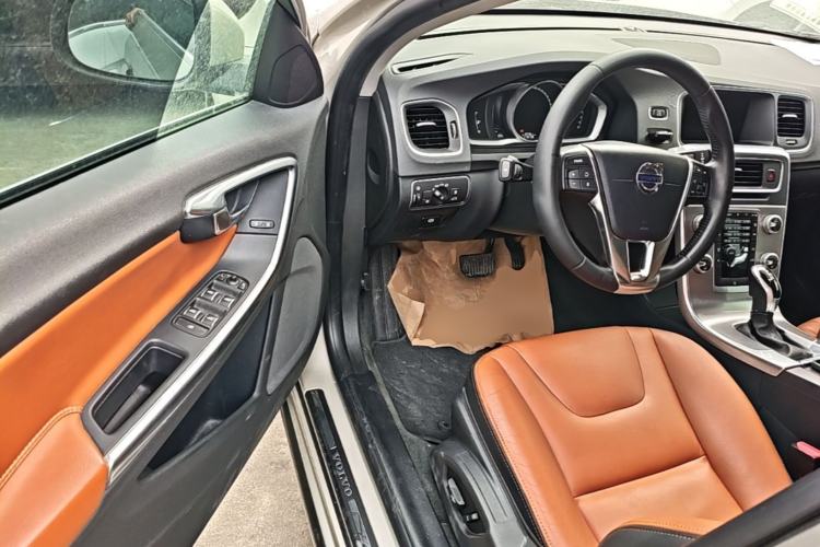 Used Volvo S60 2018 S60L T4 Zhiyuan Edition Driver Seat