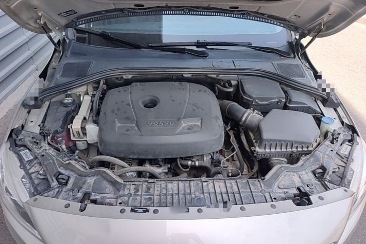 Used Volvo S60 2018 S60L T4 Zhiyuan Edition Engine Bay