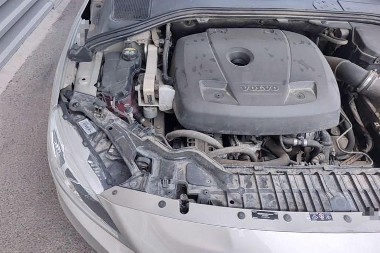 Used Volvo S60 2018 S60L T4 Zhiyuan Edition Engine Bay Right