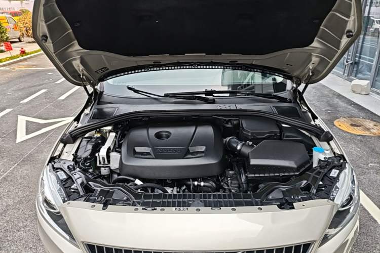 Used Volvo S60 2018 S60L T4 Smart & Ambitious Edition Engine Bay