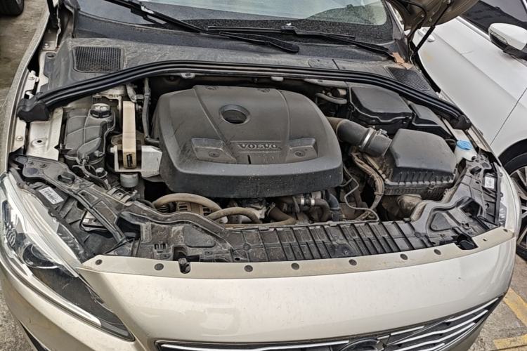 Used Volvo S60 2018 S60L T4 Zhiyuan Edition Engine Bay