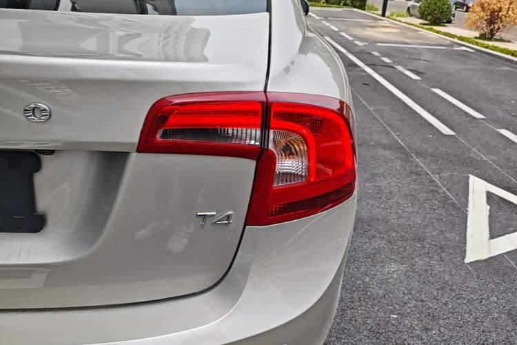 Used Volvo S60 2018 S60L T4 Smart & Ambitious Edition Exterior 3