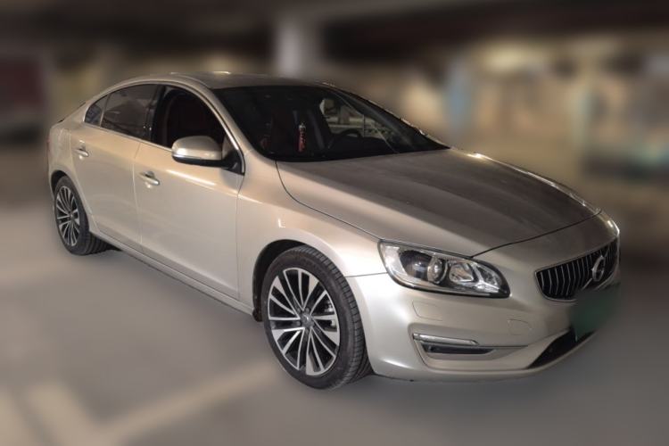 Used Volvo S60 2018 S60L T4 Smart & Ambitious Edition Front Right 45 Deg