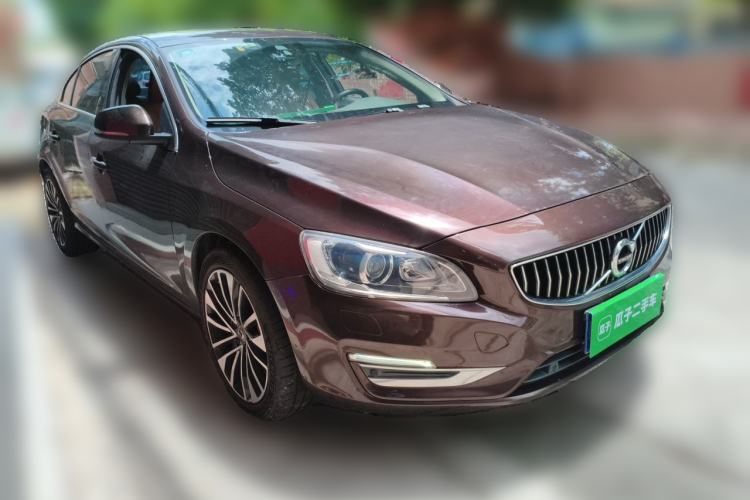 Used Volvo S60 2018 S60L T4 Smart & Ambitious Edition Front Right 45 Deg