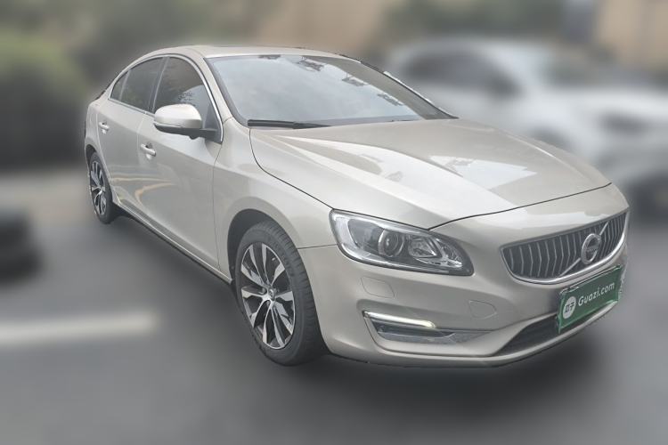 Used Volvo S60 2018 S60L T3 Smart Progress Edition Front Right 45 Deg
