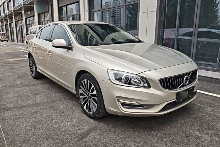 Used Volvo S60 2018 S60L T4 Smart & Ambitious Edition Front Right 45 Deg