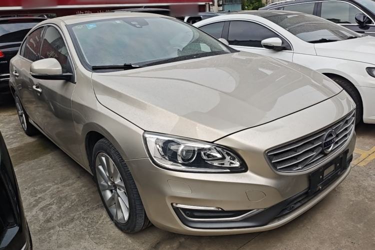 Used Volvo S60 2018 S60L T4 Zhiyuan Edition Front Right 45 Deg