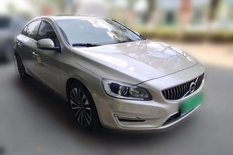 Used Volvo S60 2018 S60L T4 Smart & Ambitious Edition Front Right 45 Deg