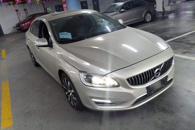 Used Volvo S60 2018 S60L T3 Smart Progress Edition Front Right 45 Deg