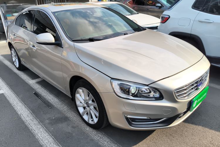 Used Volvo S60 2018 S60L T4 Zhiyuan Edition Front Right 45 Deg