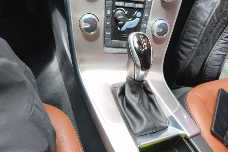 Used Volvo S60 2018 S60L T4 Smart & Ambitious Edition Gear Lever