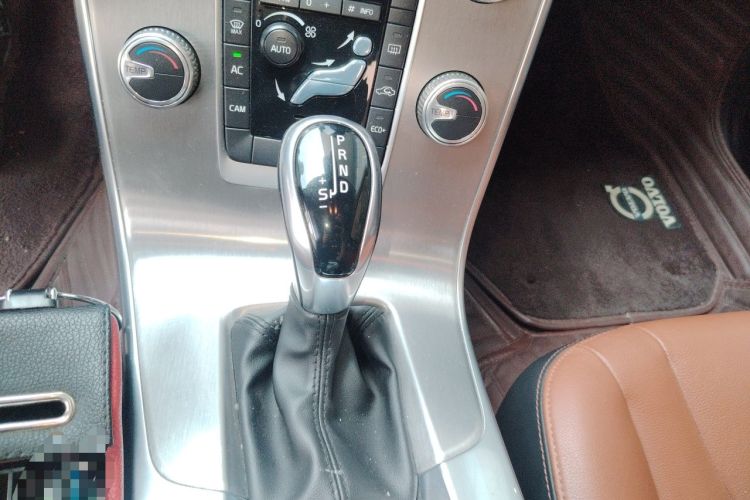 Used Volvo S60 2018 S60L T4 Smart & Ambitious Edition Gear Lever