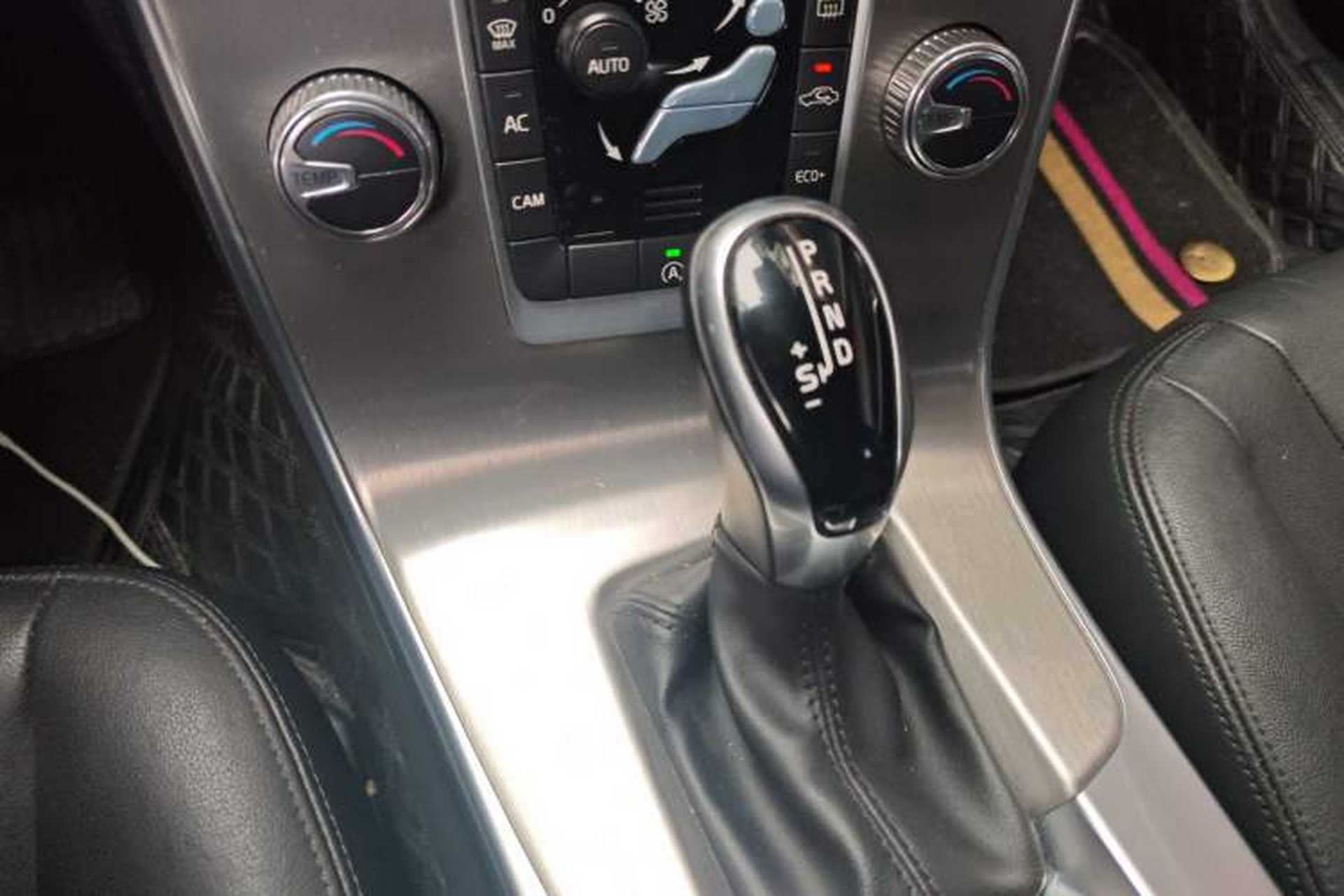 Used Volvo S60 2018 S60L T4 Smart & Ambitious Edition Gear Lever