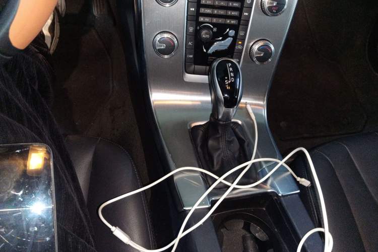 Used Volvo S60 2018 S60L T3 Smart Progress Edition Gear Lever