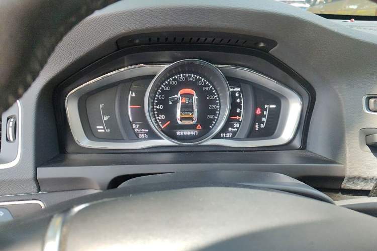 Used Volvo S60 2018 S60L T4 Smart & Ambitious Edition Instrument Cluster