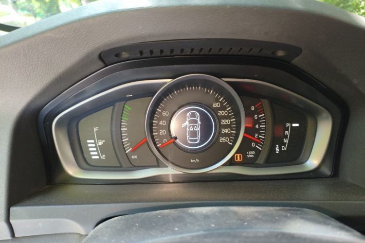 Used Volvo S60 2018 S60L T3 Smart Progress Edition Instrument Cluster