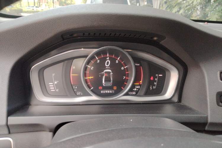 Used Volvo S60 2018 S60L T4 Smart & Ambitious Edition Instrument Cluster