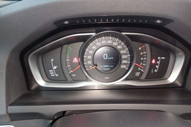 Used Volvo S60 2018 S60L T3 Smart Progress Edition Instrument Cluster