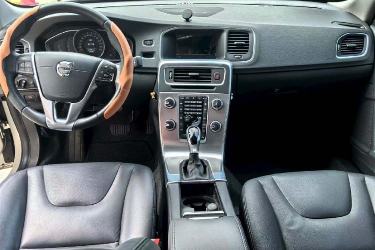 Used Volvo S60 2018 S60L T3 Smart Progress Edition Interior 3