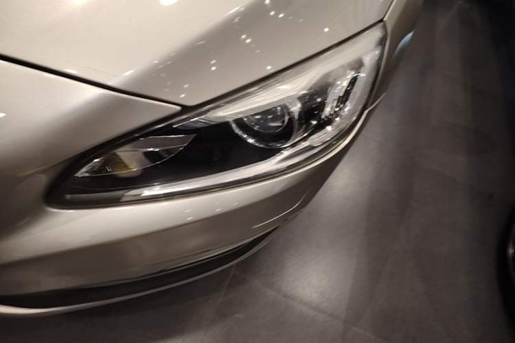 Used Volvo S60 2018 S60L T3 Smart Upgrade Edition Left Front Headlight