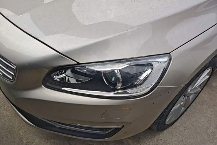 Used Volvo S60 2018 S60L T4 Zhiyuan Edition Left Front Headlight