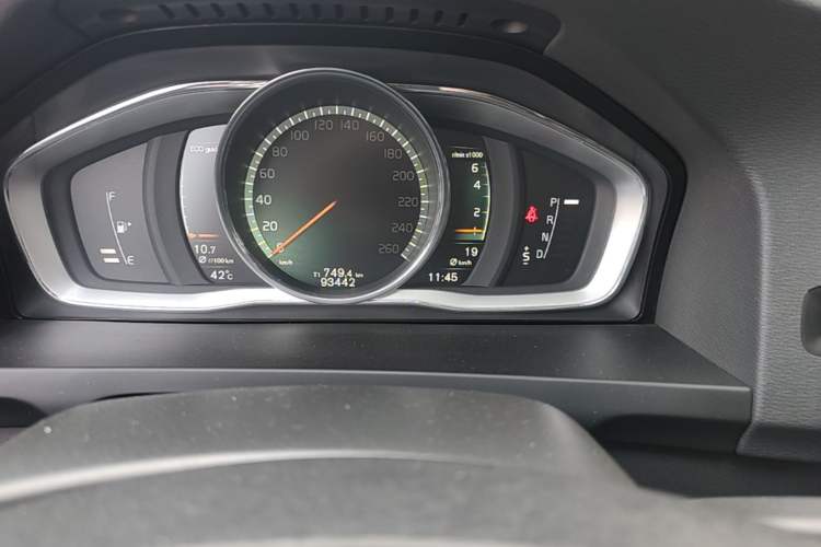 Used Volvo S60 2018 S60L T4 Zhiyuan Edition Odometer Close Up