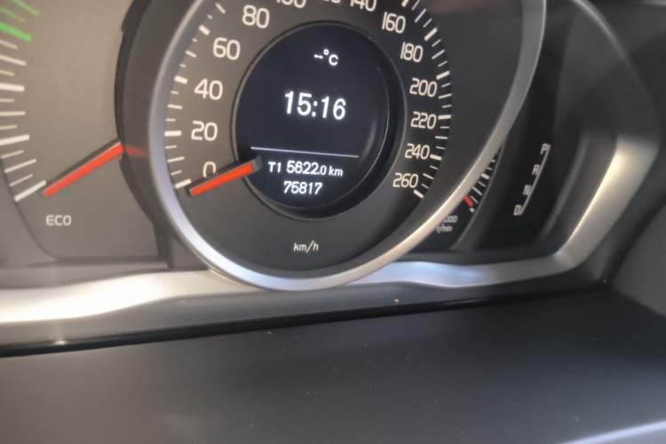 Used Volvo S60 2018 S60L T3 Smart Progress Edition Odometer Close Up