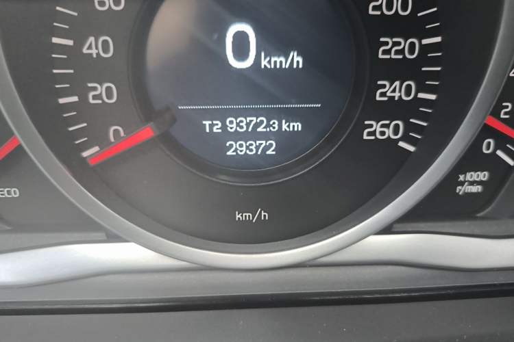 Used Volvo S60 2018 S60L T3 Smart Progress Edition Odometer Close Up