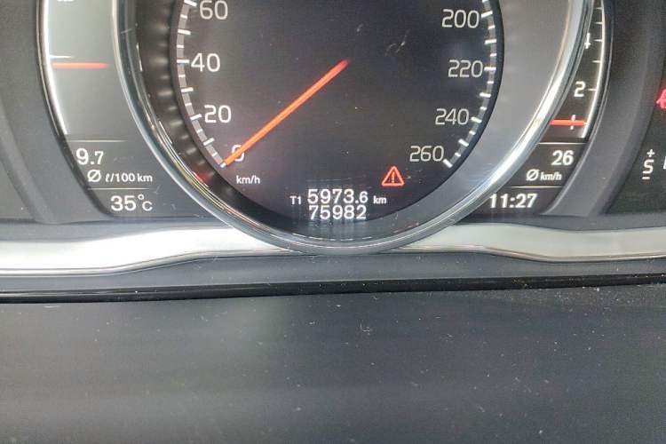 Used Volvo S60 2018 S60L T4 Smart & Ambitious Edition Odometer Close Up