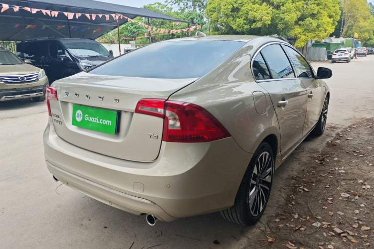 Used Volvo S60 2018 S60L T4 Smart & Ambitious Edition Rear Right 45 Deg