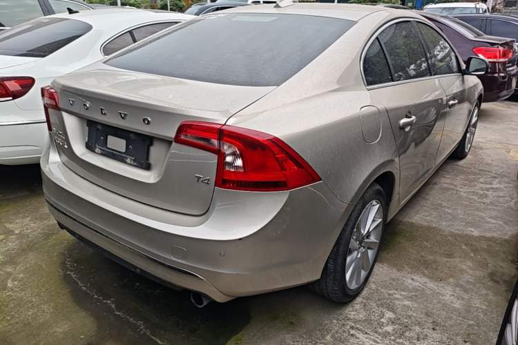Used Volvo S60 2018 S60L T4 Zhiyuan Edition Rear Right 45 Deg