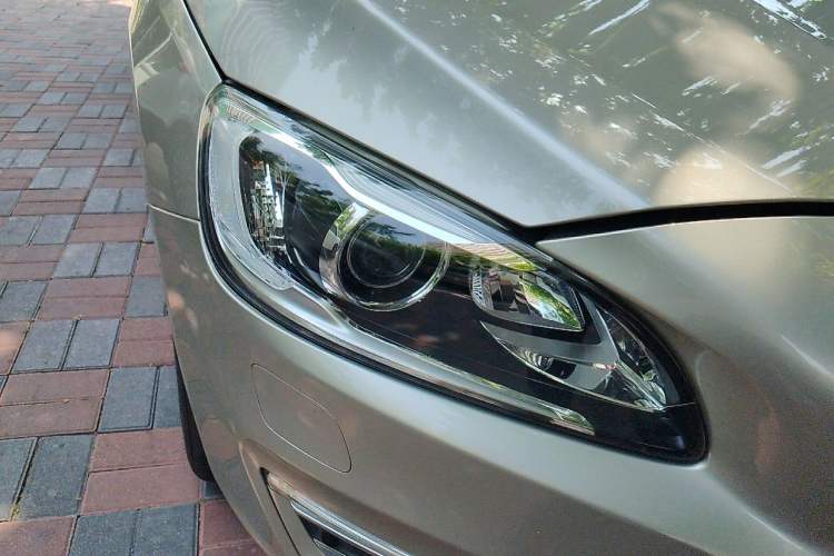 Used Volvo S60 2018 S60L T4 Smart & Ambitious Edition Right Front Headlight