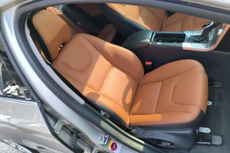 Used Volvo S60 2018 S60L T4 Zhiyuan Edition Right Front Seat