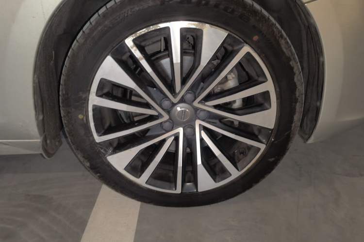 Used Volvo S60 2018 S60L T4 Smart & Ambitious Edition Right Front Wheel Hub