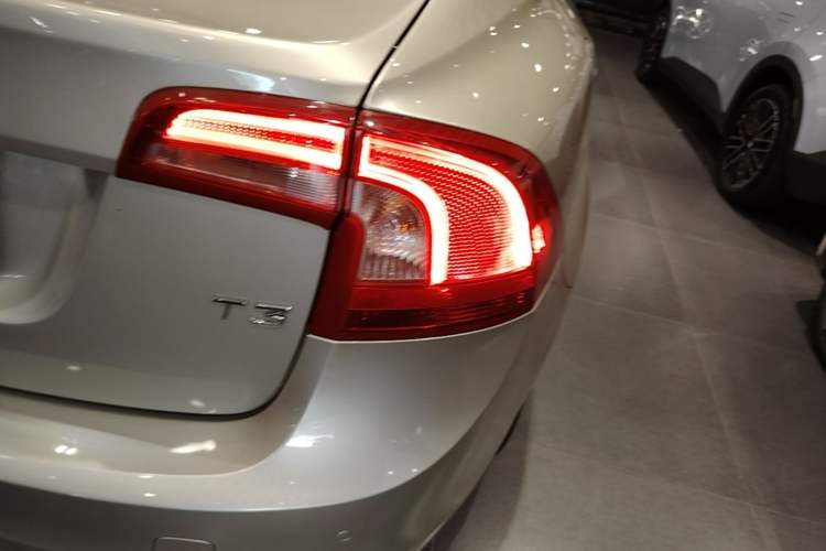 Used Volvo S60 2018 S60L T3 Smart Upgrade Edition Right Rear Taillight