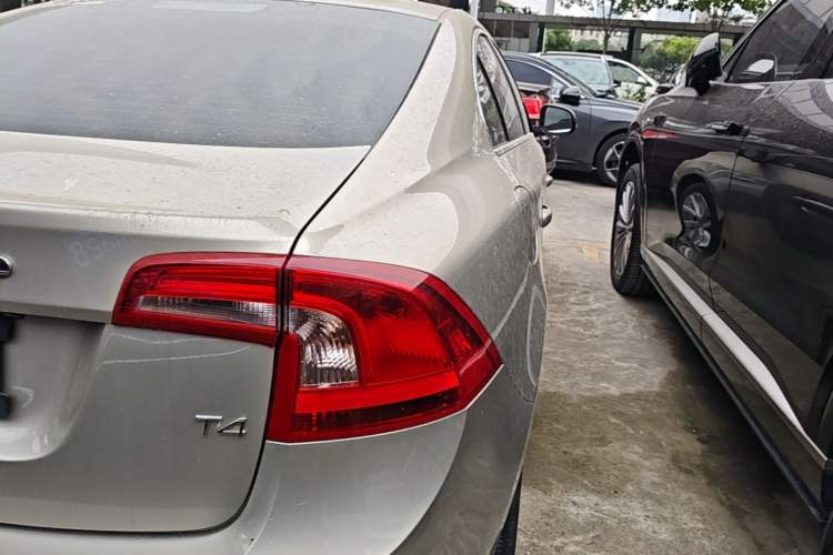 Used Volvo S60 2018 S60L T4 Zhiyuan Edition Right Rear Taillight
