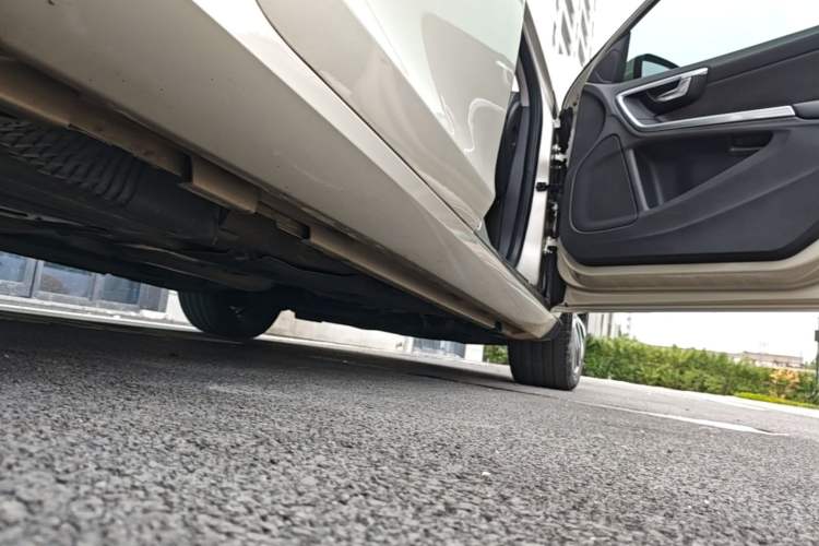 Used Volvo S60 2018 S60L T4 Smart & Ambitious Edition Right Side Sill