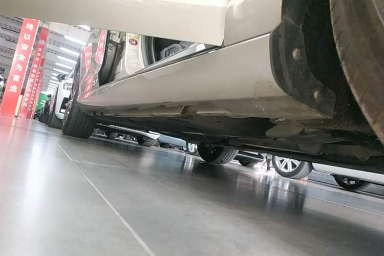 Used Volvo S60 2018 S60L T5 Intelligent Drive Progressive Edition Right Side Sill