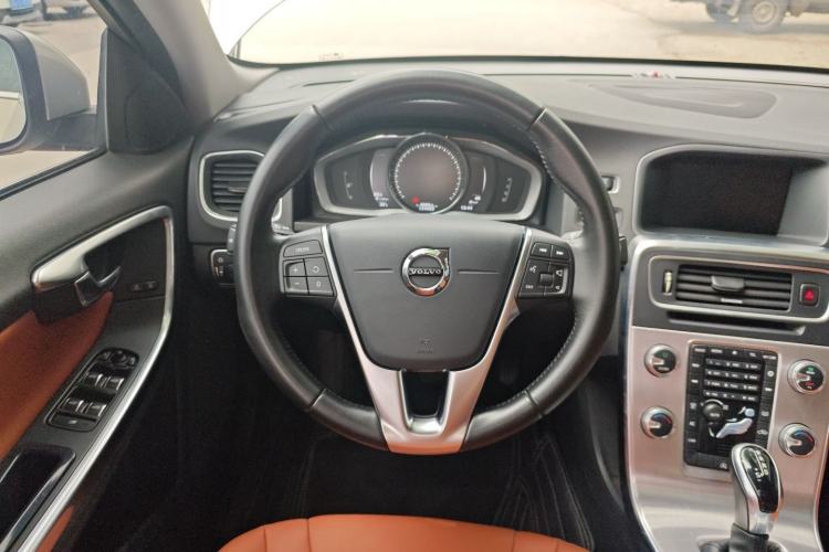Used Volvo S60 2018 S60L T4 Smart & Ambitious Edition Steering Wheel