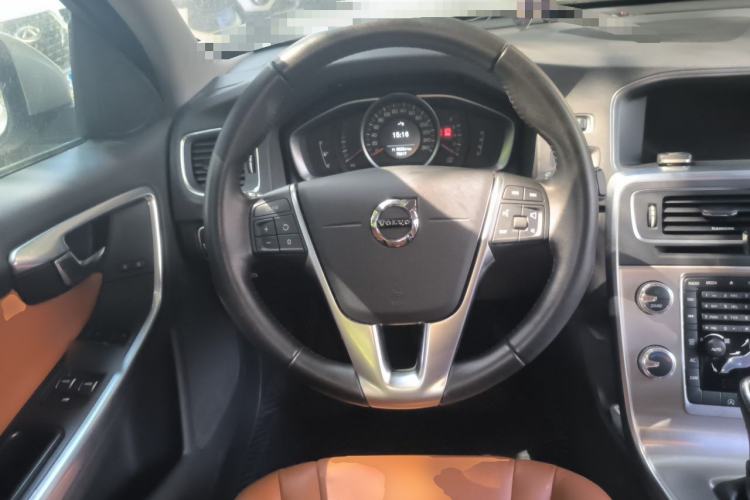 Used Volvo S60 2018 S60L T3 Smart Progress Edition Steering Wheel