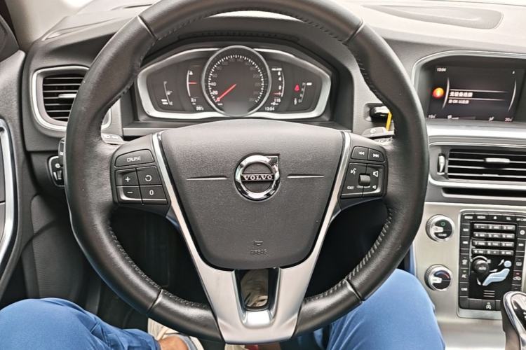 Used Volvo S60 2018 S60L T4 Smart & Ambitious Edition Steering Wheel