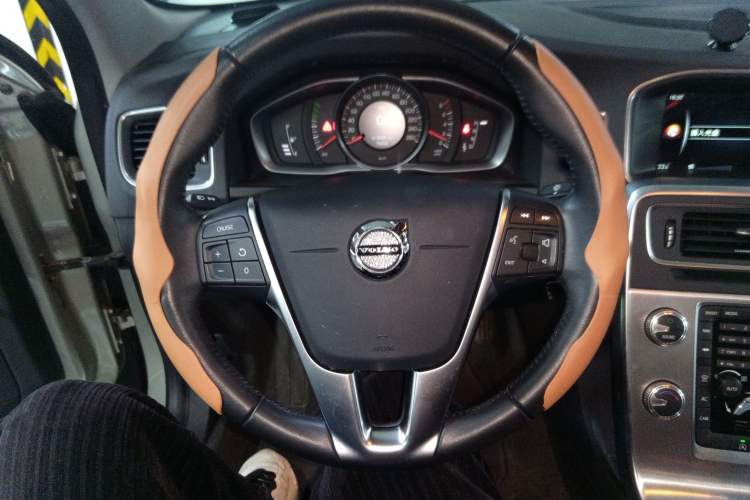 Used Volvo S60 2018 S60L T3 Smart Progress Edition Steering Wheel